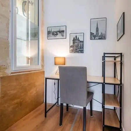 Le Bordeaux: Joli Climatise Proche Gare Apartment Bordeaux